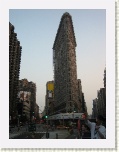 Flat Iron Building at dusk * 2592 x 1944 * (1.18MB)